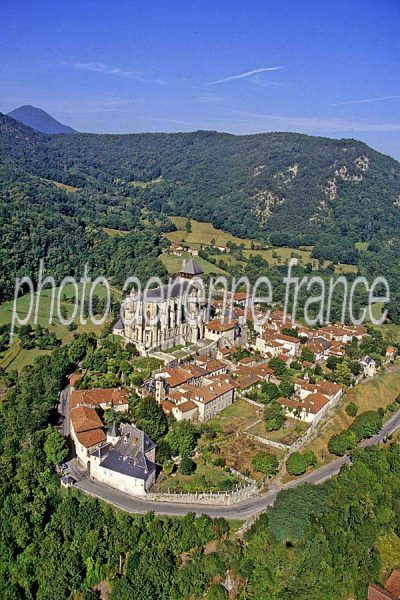 Vue aérienne de Saint-Bertrand-de-Comminges, Haute-Garonne…