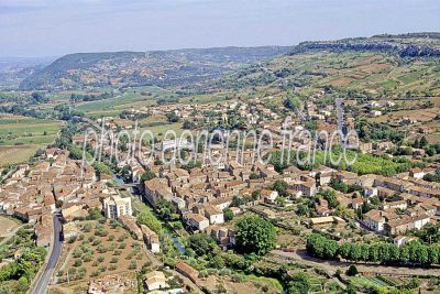 Vue aérienne de Saint-Chinian, Hérault