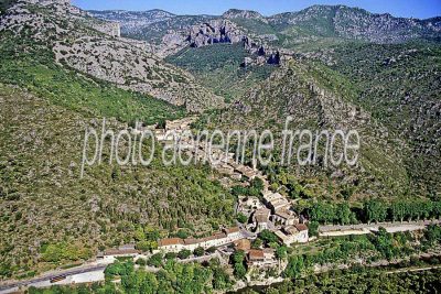 Photo aérienne de Saint-Guilhem-le-Désert (34) — Hérault