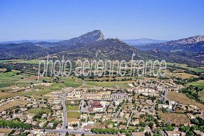 Vue aérienne de Saint-Mathieu-de-Tréviers, Hérault
