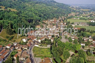 Cessieu vu du ciel — photo aérienne de l'Isère