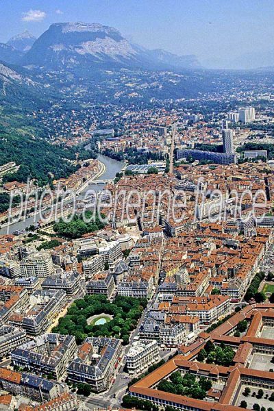 Grenoble vu du ciel : Grenoble: la Bastille — Isère