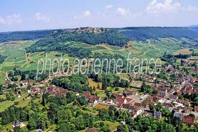 Vue aérienne de Château-Chalon, Jura