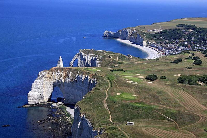 Vue aérienne d'Étretat, Seine-Maritime (n°19)